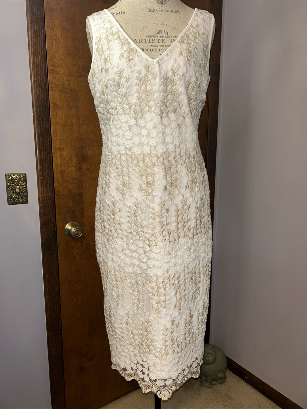 Rare, Gorgeous Nicole Miller Ivory Gold Embroidered Lace Sheath Dress